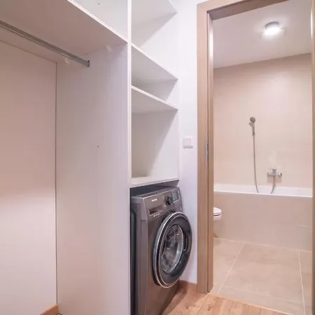 Patronka - Stylish With A Spacious Terrace Apartment