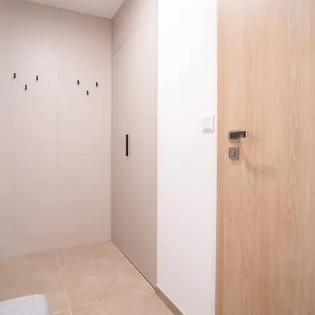 Patronka - Stylish With A Spacious Terrace