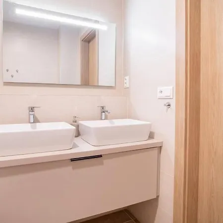 Patronka - Stylish With A Spacious Terrace Apartment Bratislava