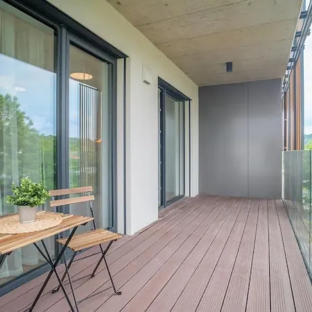 Patronka - Stylish With A Spacious Terrace شقة